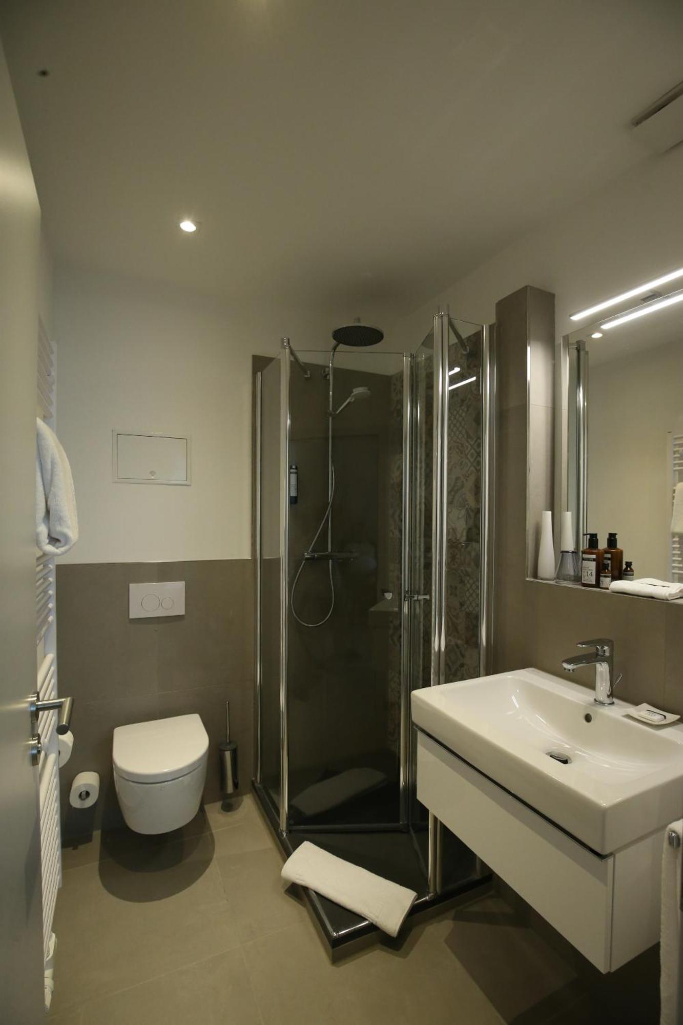 Hotel Faehrhaus Km734 Düsseldorf Pokoj fotografie