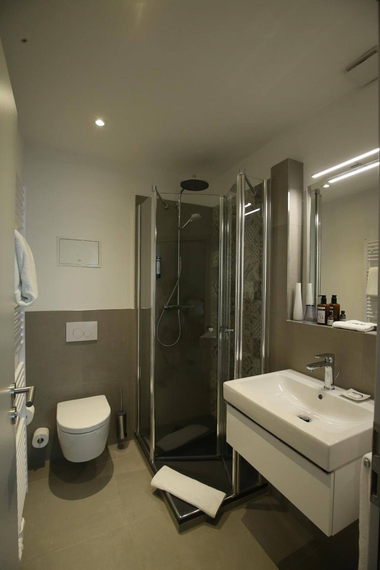 Hotel Faehrhaus Km734 Düsseldorf Pokoj fotografie