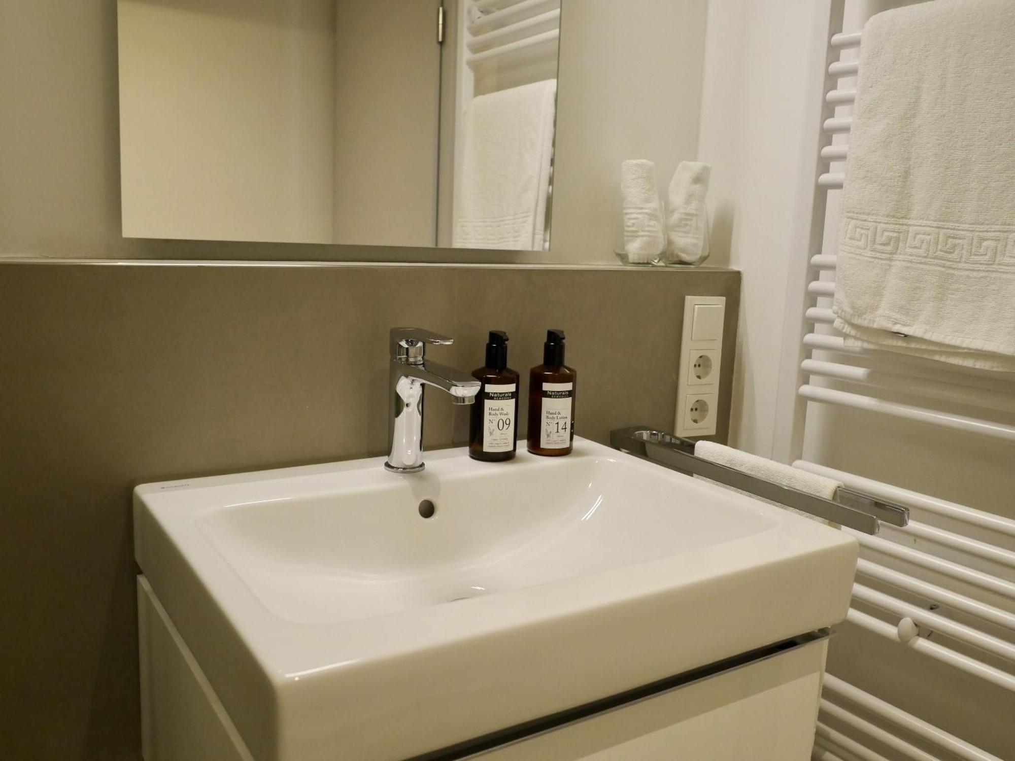 Hotel Faehrhaus Km734 Düsseldorf Pokoj fotografie